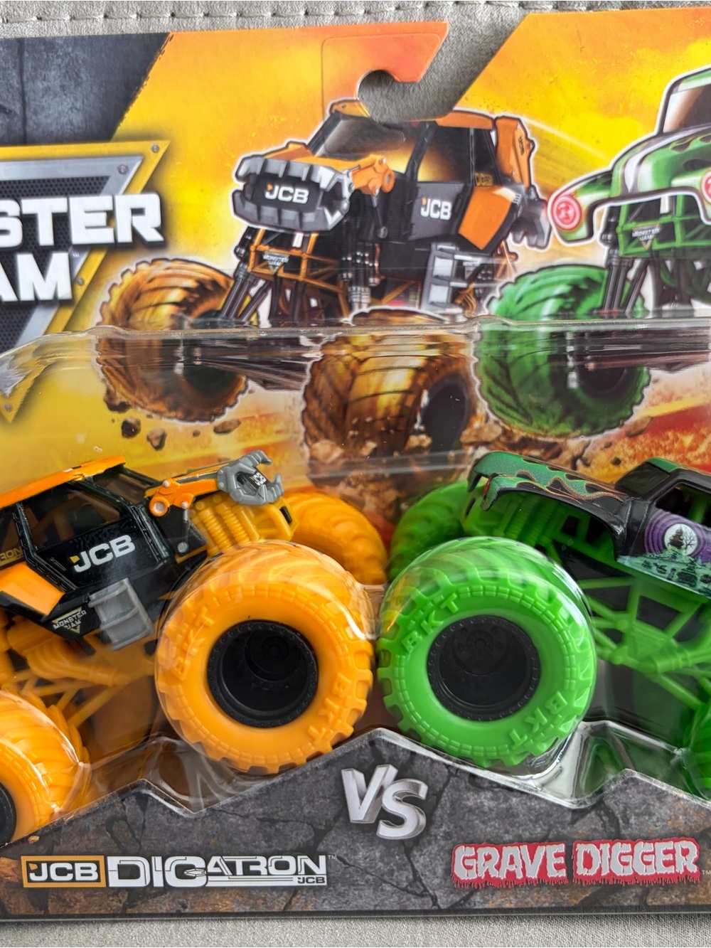 Monster Jam Digatron & Grave Digger
